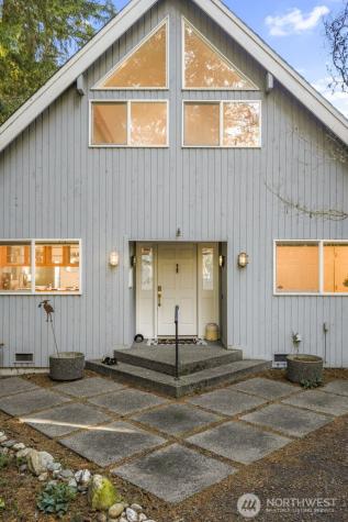 16273 Reitan Road NE Bainbridge Island WA 98110