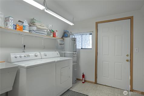 108 Herron Lane NW Lakebay WA 98349