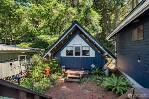 108 Herron Lane NW Lakebay WA 98349