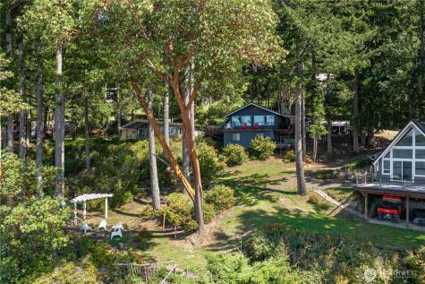 108 Herron Lane NW Lakebay WA 98349