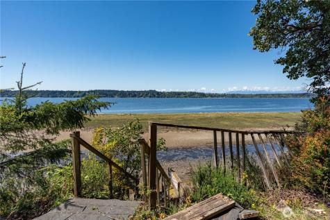 108 Herron Lane NW Lakebay WA 98349