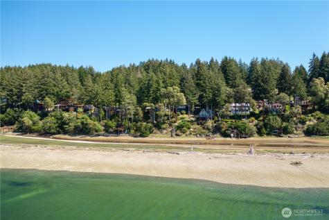 108 Herron Lane NW Lakebay WA 98349