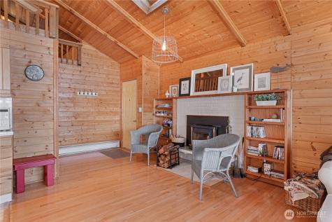 108 Herron Lane NW Lakebay WA 98349