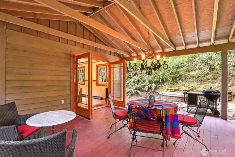 7400 Island Center Road NE Bainbridge Island WA 98110