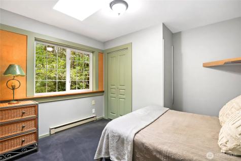 7400 Island Center Road NE Bainbridge Island WA 98110