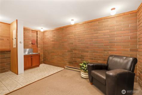 7400 Island Center Road NE Bainbridge Island WA 98110