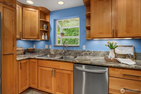 909 110th Avenue SE Bellevue WA 98004