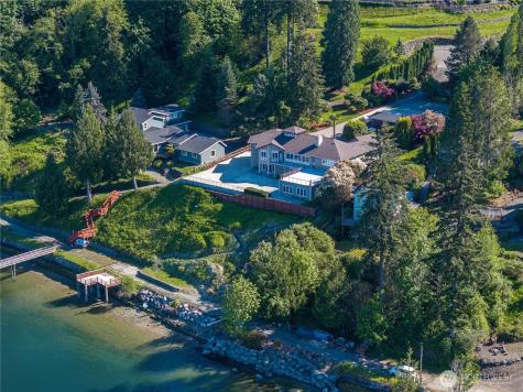 402 3RD Fox Island WA 98333