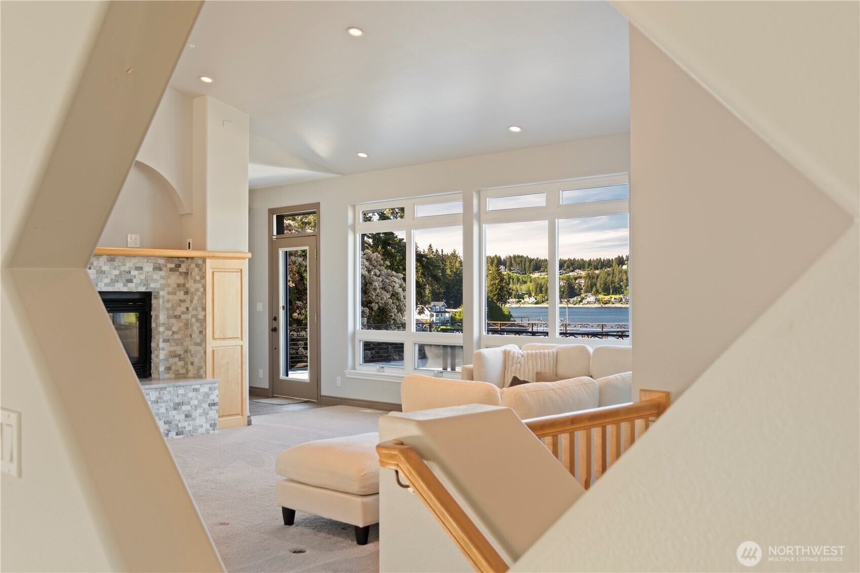 402 3rd Lane Fox Island WA 98333
