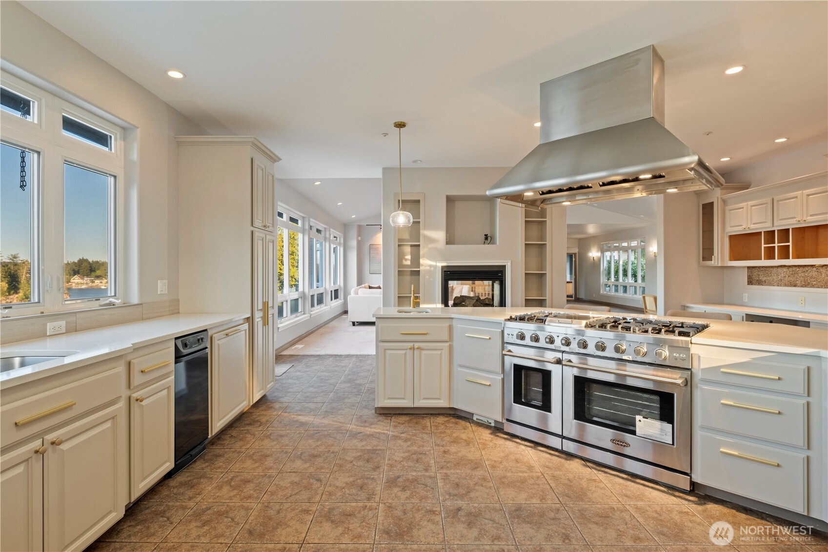 402 3rd Lane Fox Island WA 98333