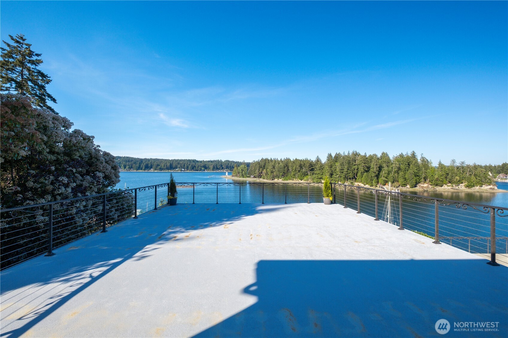 402 3rd Lane Fox Island WA 98333