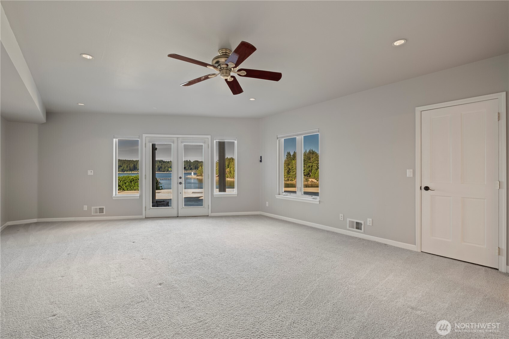 402 3rd Lane Fox Island WA 98333