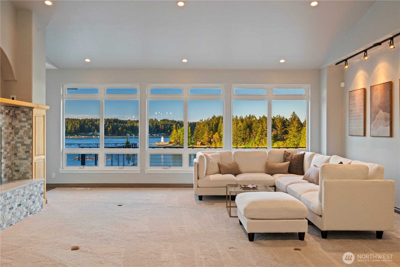 402 3rd Lane Fox Island WA 98333