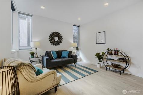 3070 SW Avalon Way Seattle WA 98126