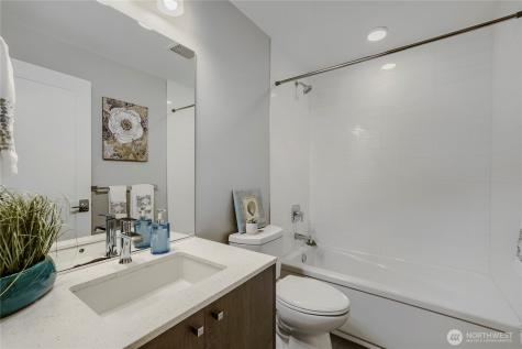 3070 SW Avalon Way Seattle WA 98126