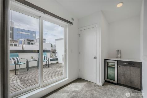 3070 SW Avalon Way Seattle WA 98126