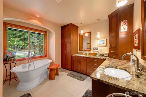 4116 205th Avenue SE Sammamish WA 98075