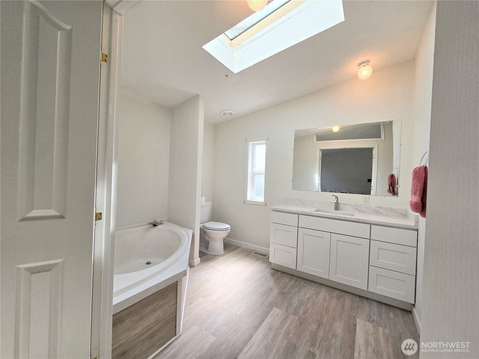 207 Old Hill Road Aberdeen WA 98520