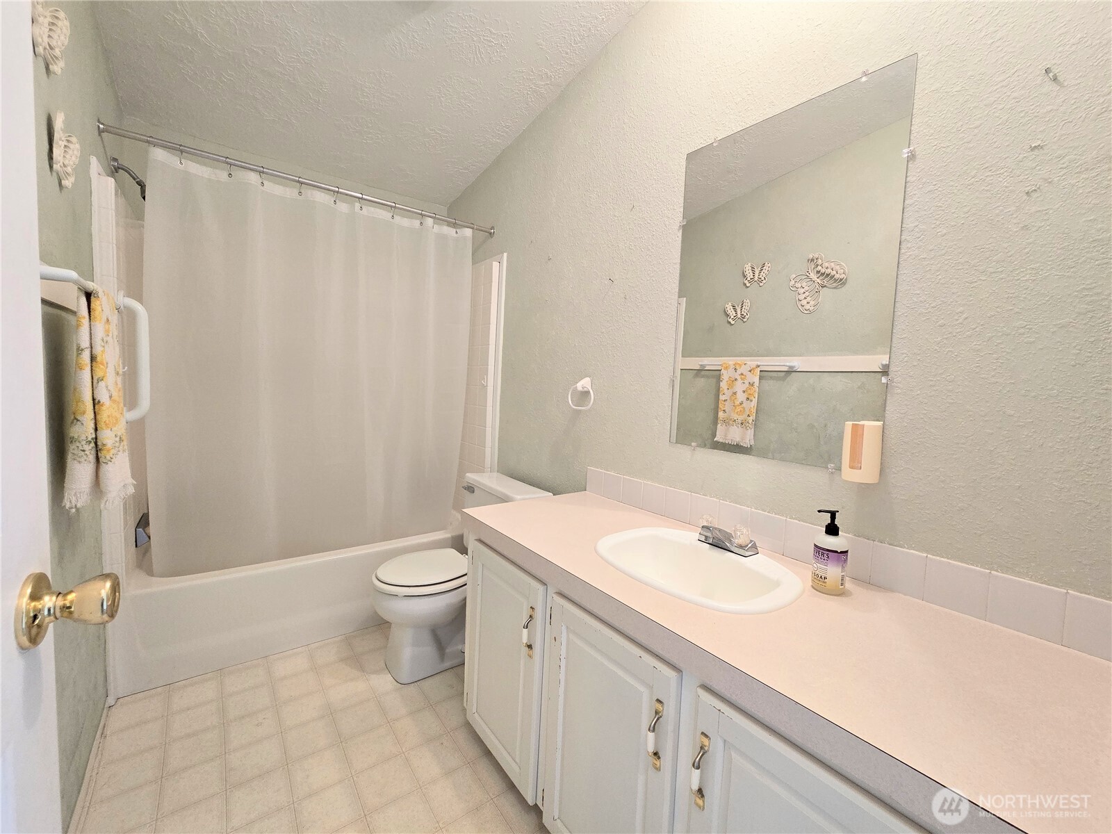 207 Old Hill Road Aberdeen WA 98520