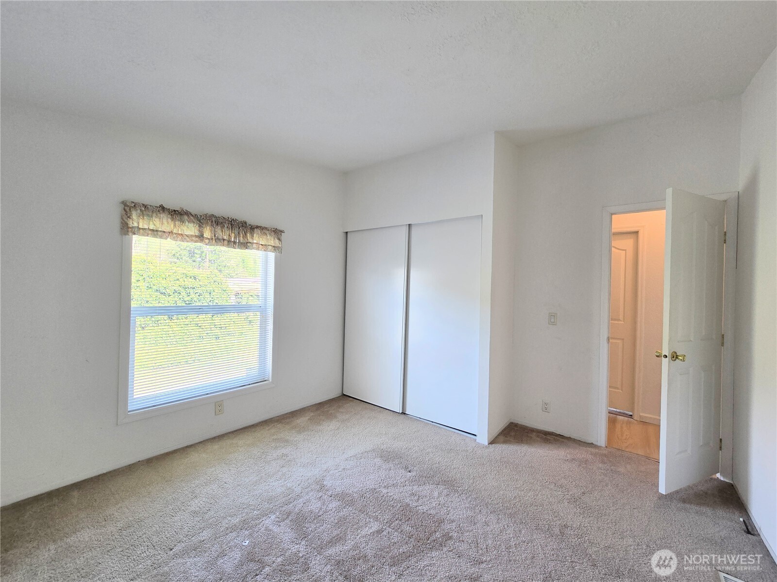 207 Old Hill Road Aberdeen WA 98520