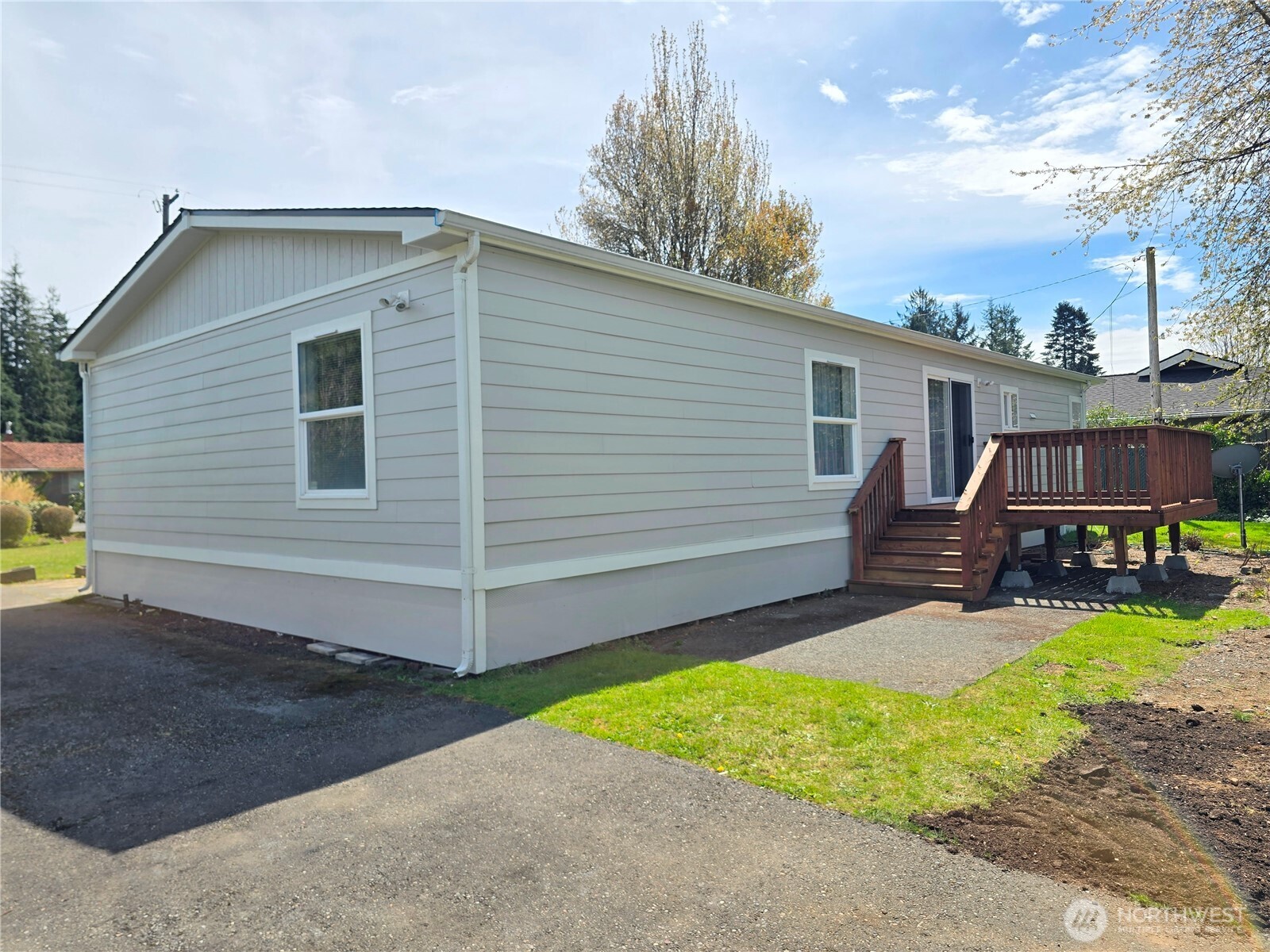 207 Old Hill Road Aberdeen WA 98520