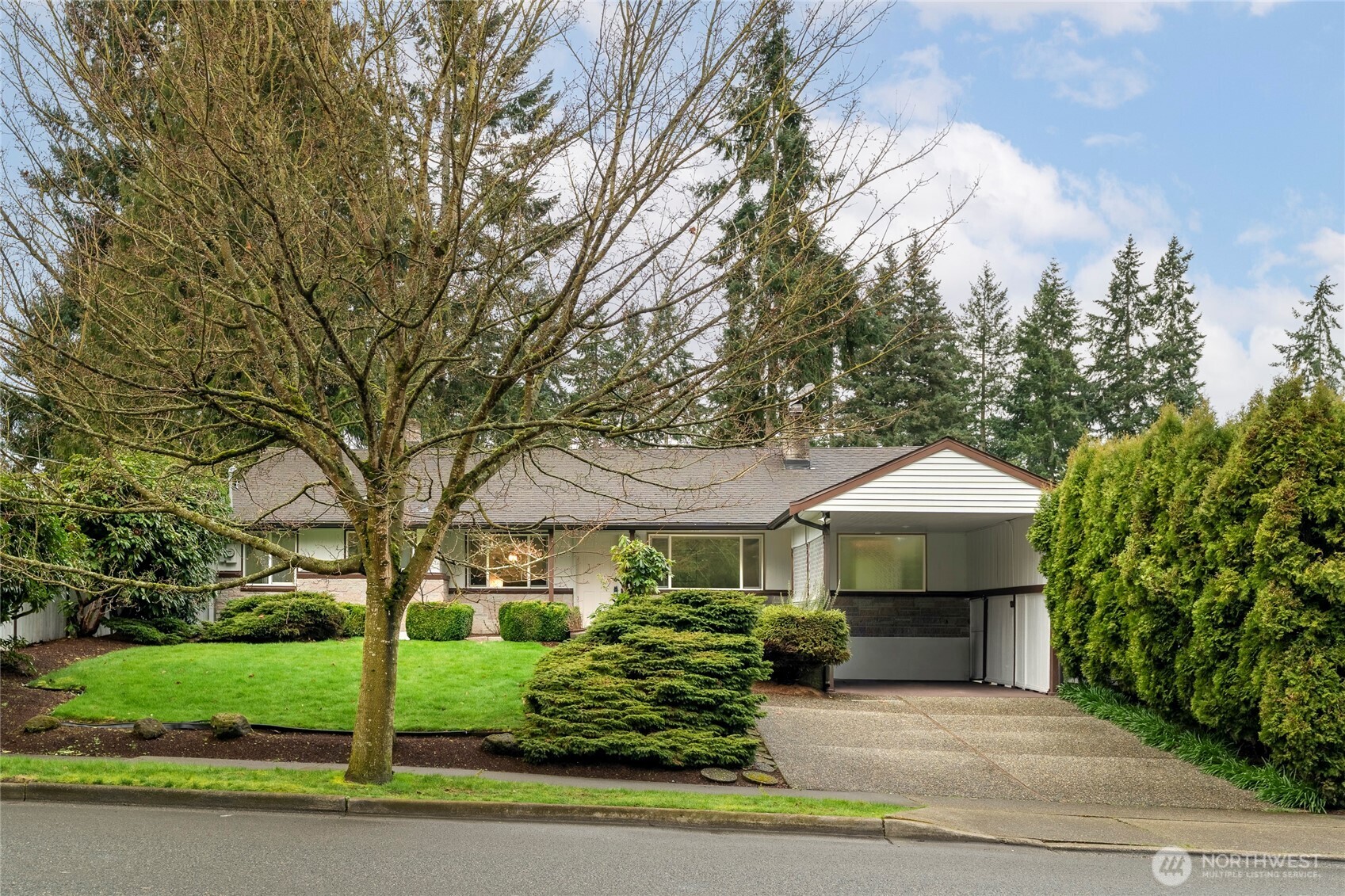 19513 Meridian Avenue N Shoreline WA 98133