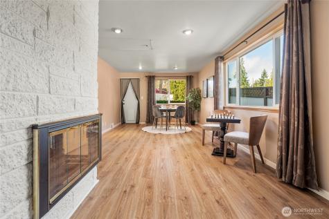 19513 Meridian Avenue N Shoreline WA 98133