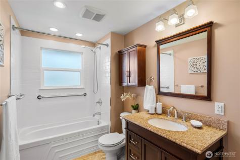 19513 Meridian Avenue N Shoreline WA 98133