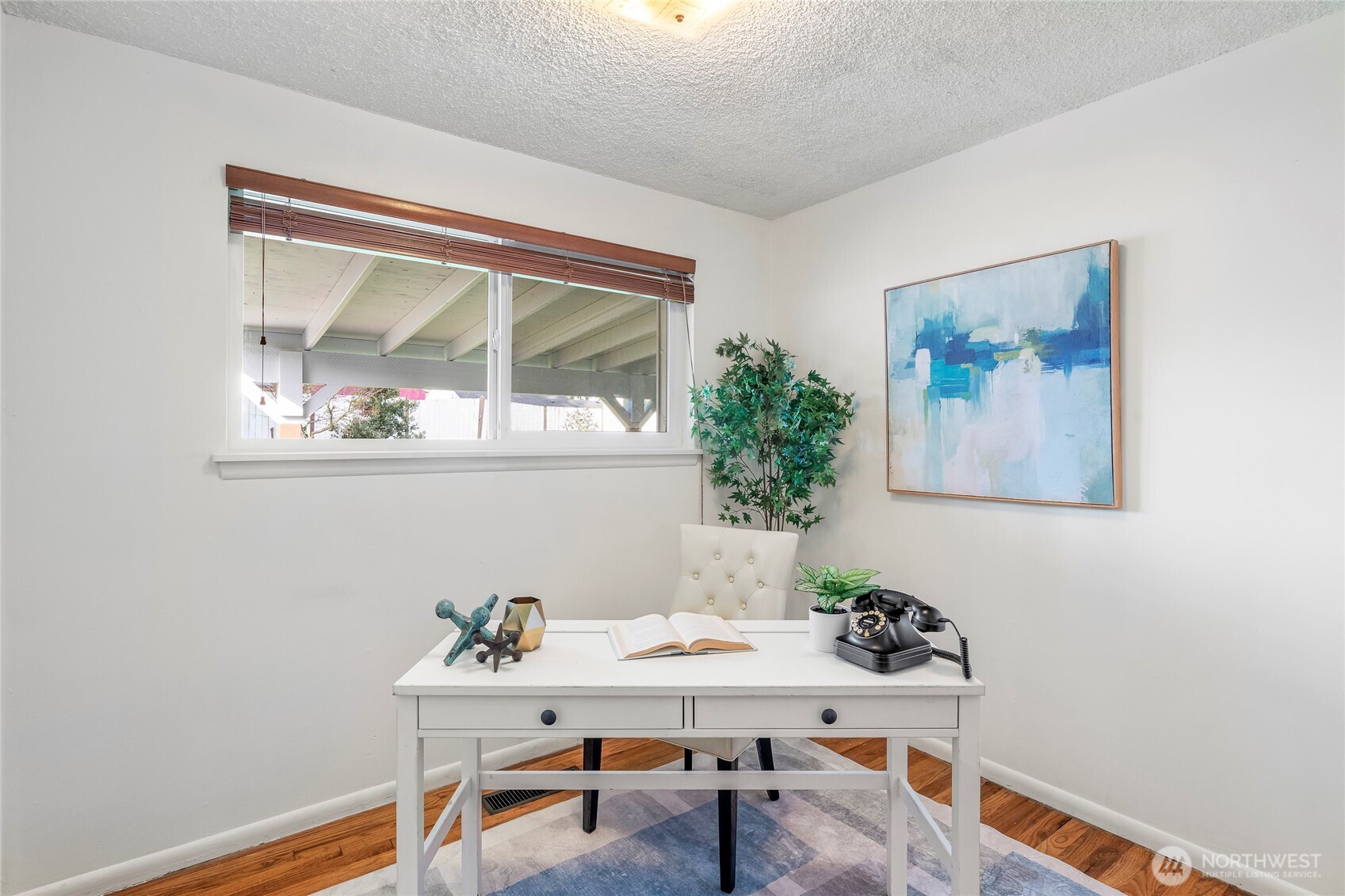 19513 Meridian Avenue N Shoreline WA 98133