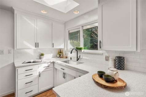 19513 Meridian Avenue N Shoreline WA 98133