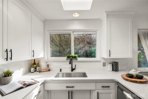 19513 Meridian Avenue N Shoreline WA 98133