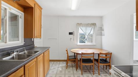 1107 E Chicago Street Kent WA 98030