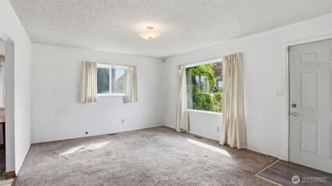 1107 E Chicago Street Kent WA 98030