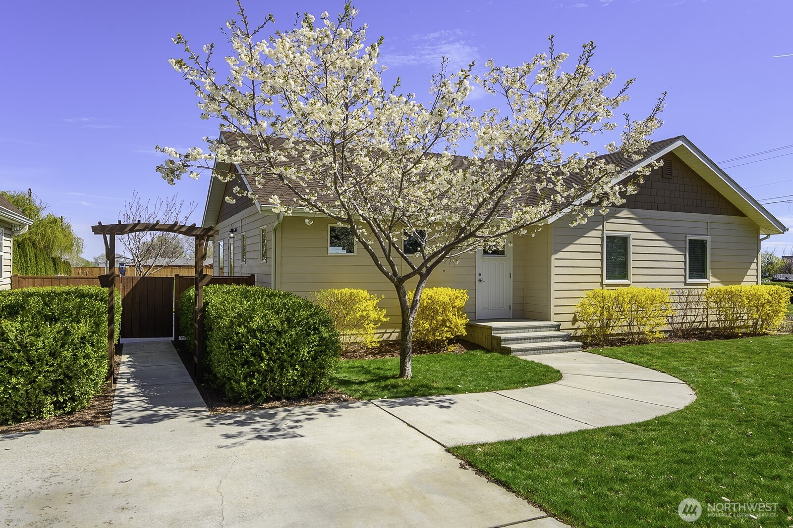 2143 NE Valley Road Moses Lake WA 98837