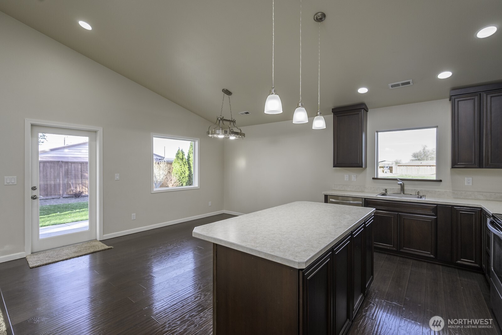 2143 NE Valley Road Moses Lake WA 98837