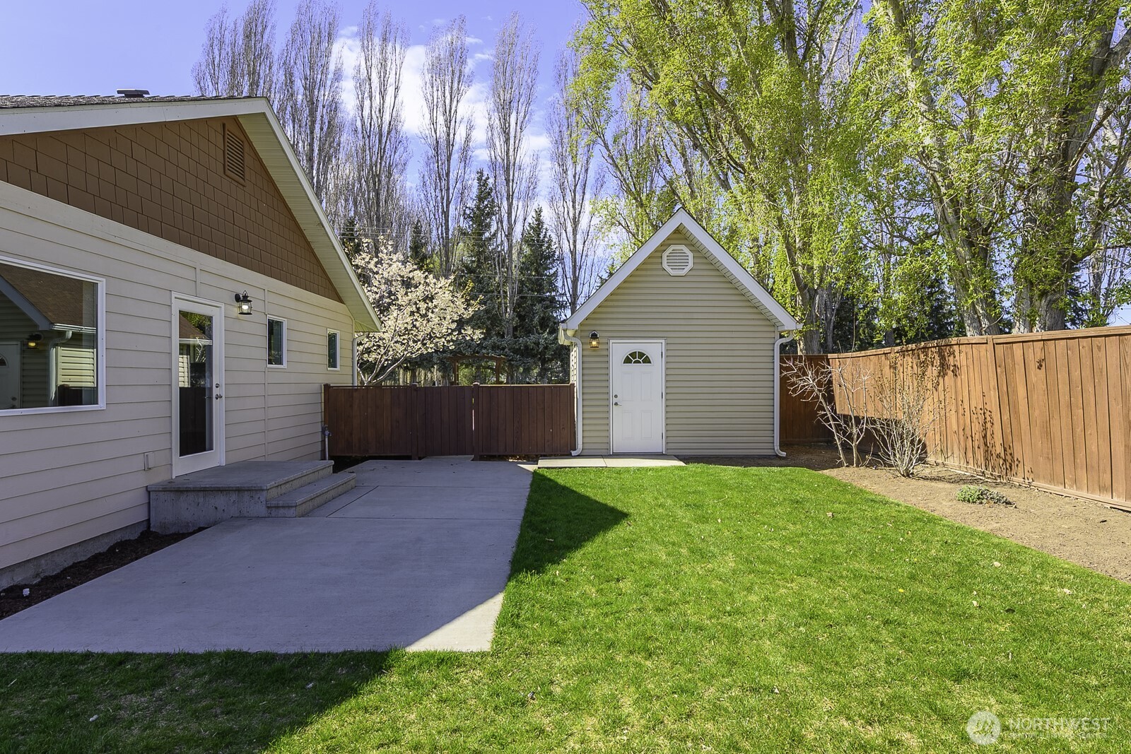 2143 NE Valley Road Moses Lake WA 98837