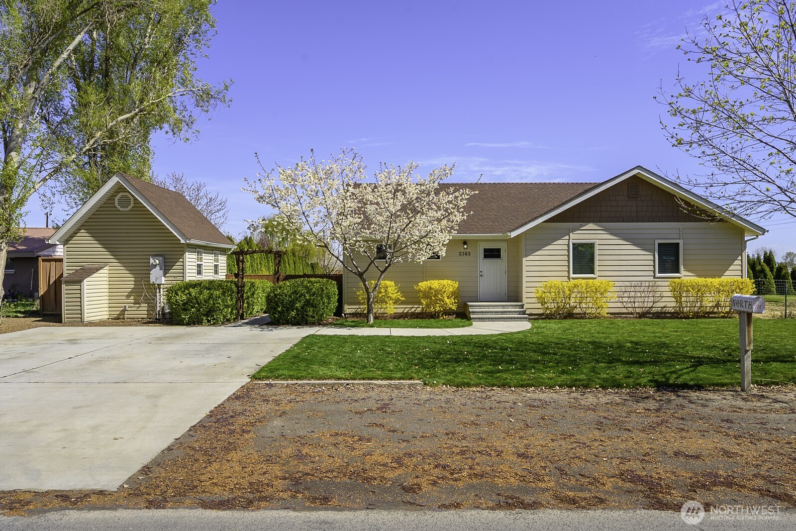 2143 NE Valley Road Moses Lake WA 98837