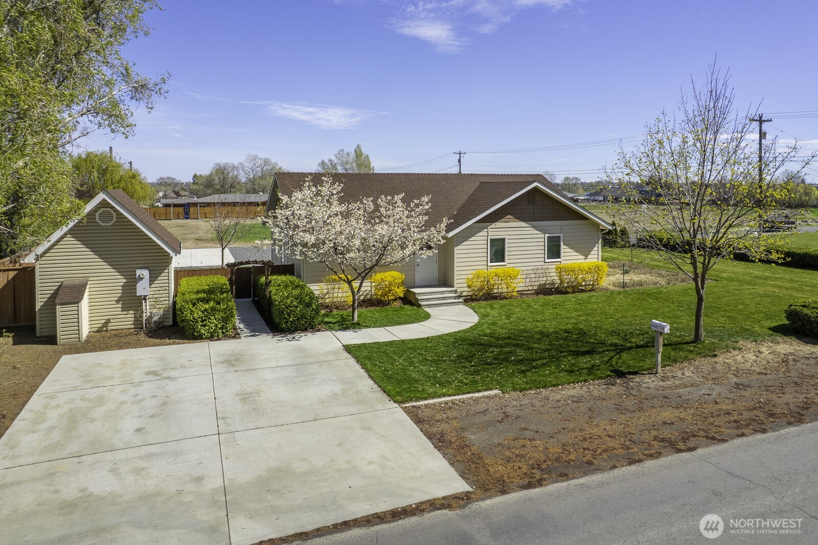 2143 NE Valley Road Moses Lake WA 98837