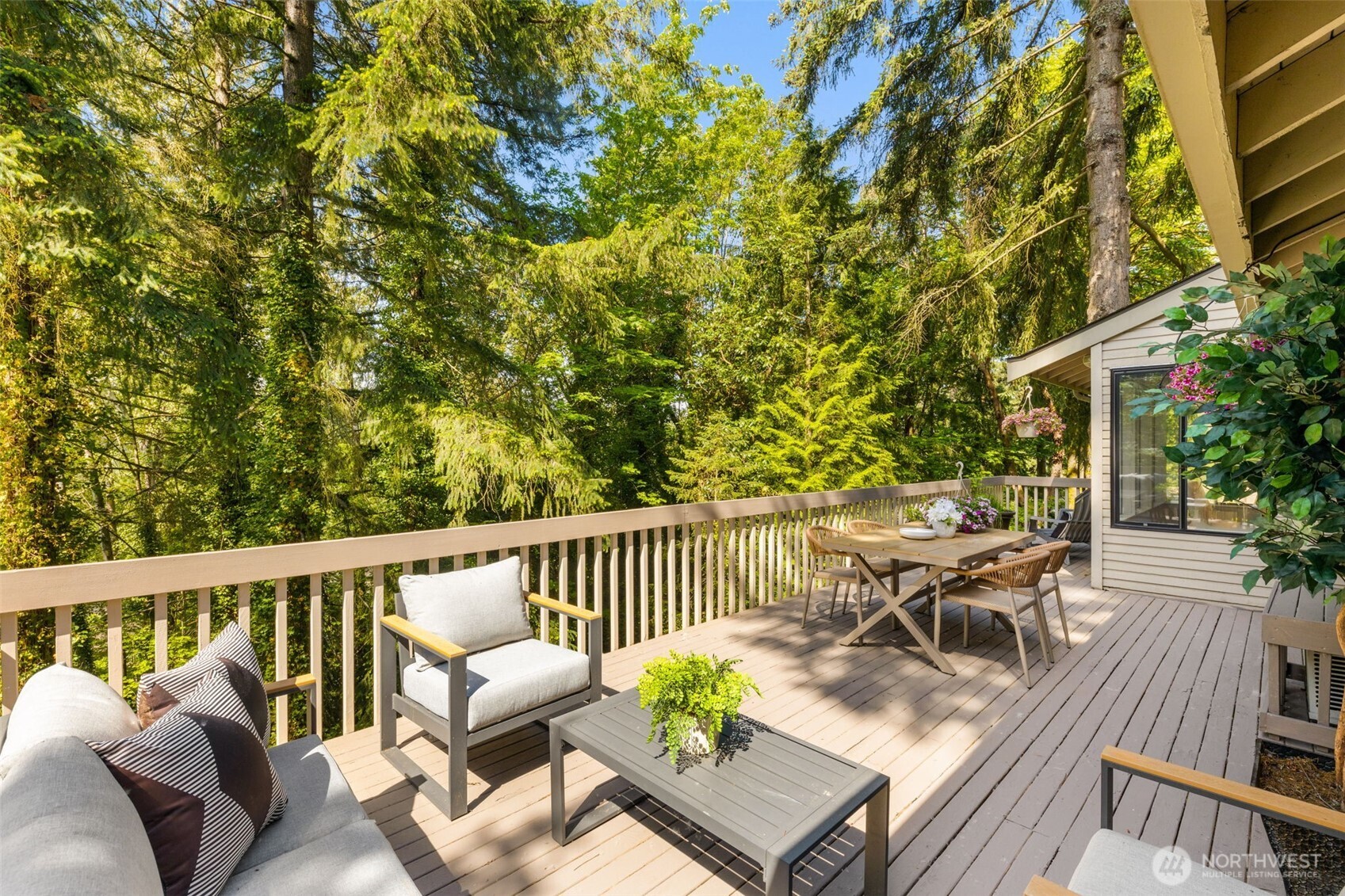 5221 Somerset Drive SE Bellevue WA 98006
