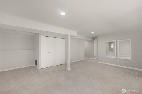 5221 Somerset Drive SE Bellevue WA 98006