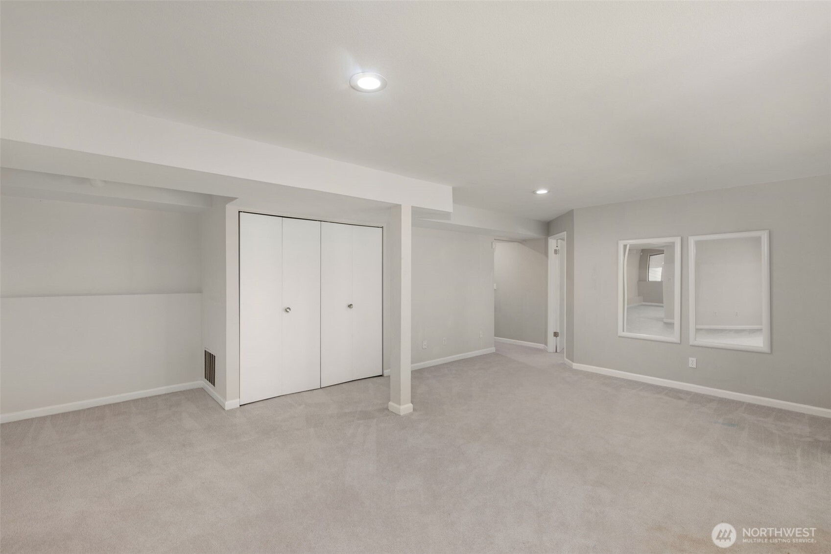 5221 Somerset Drive SE Bellevue WA 98006