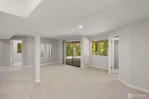 5221 Somerset Drive SE Bellevue WA 98006