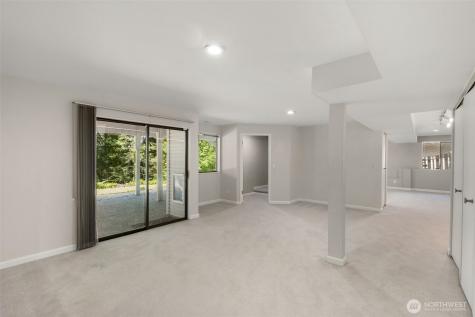 5221 Somerset Drive SE Bellevue WA 98006