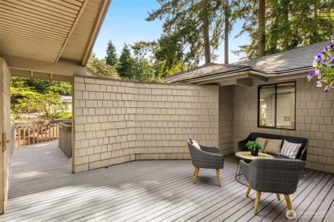 5221 Somerset Drive SE Bellevue WA 98006