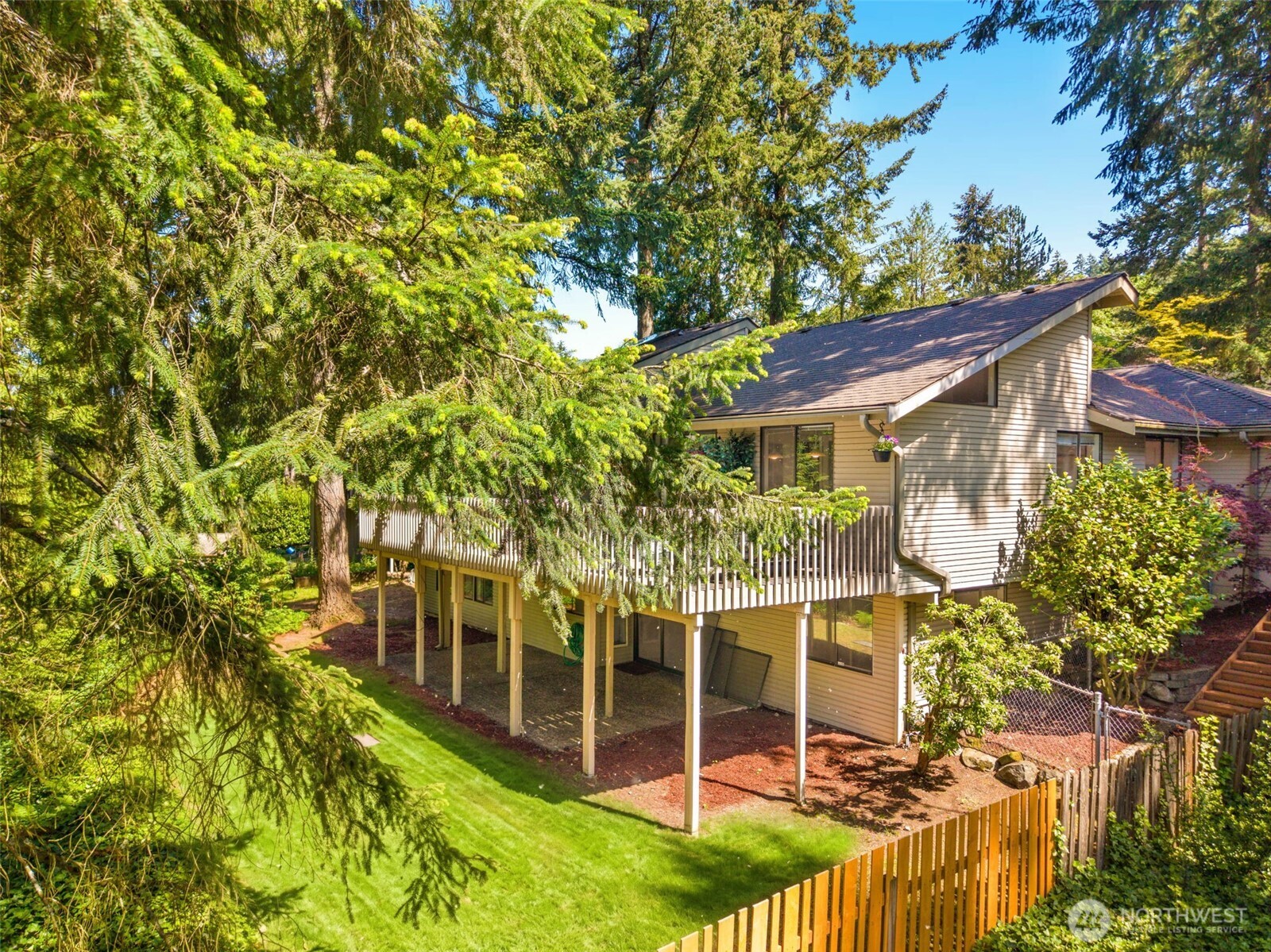 5221 Somerset Drive SE Bellevue WA 98006