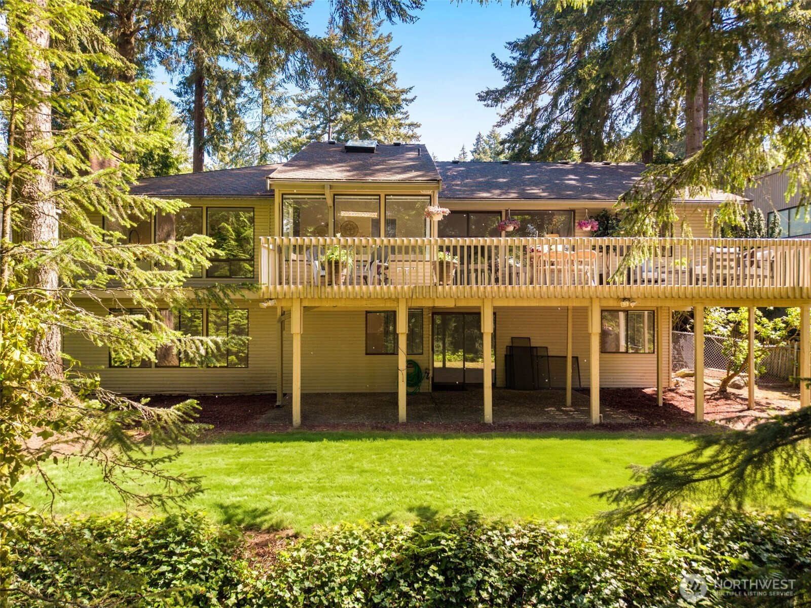 5221 Somerset Drive SE Bellevue WA 98006
