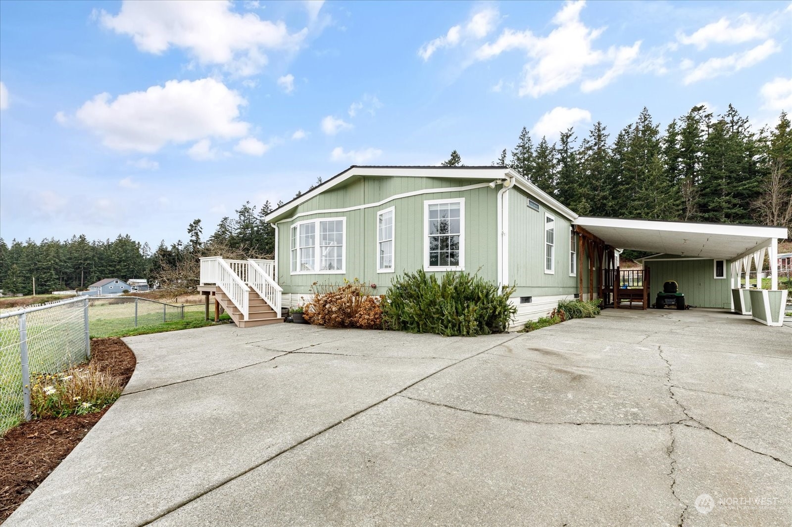 41 E Green Valley Road Oak Harbor WA 98277