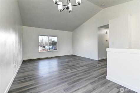 8823 18th Avenue E Tacoma WA 98445
