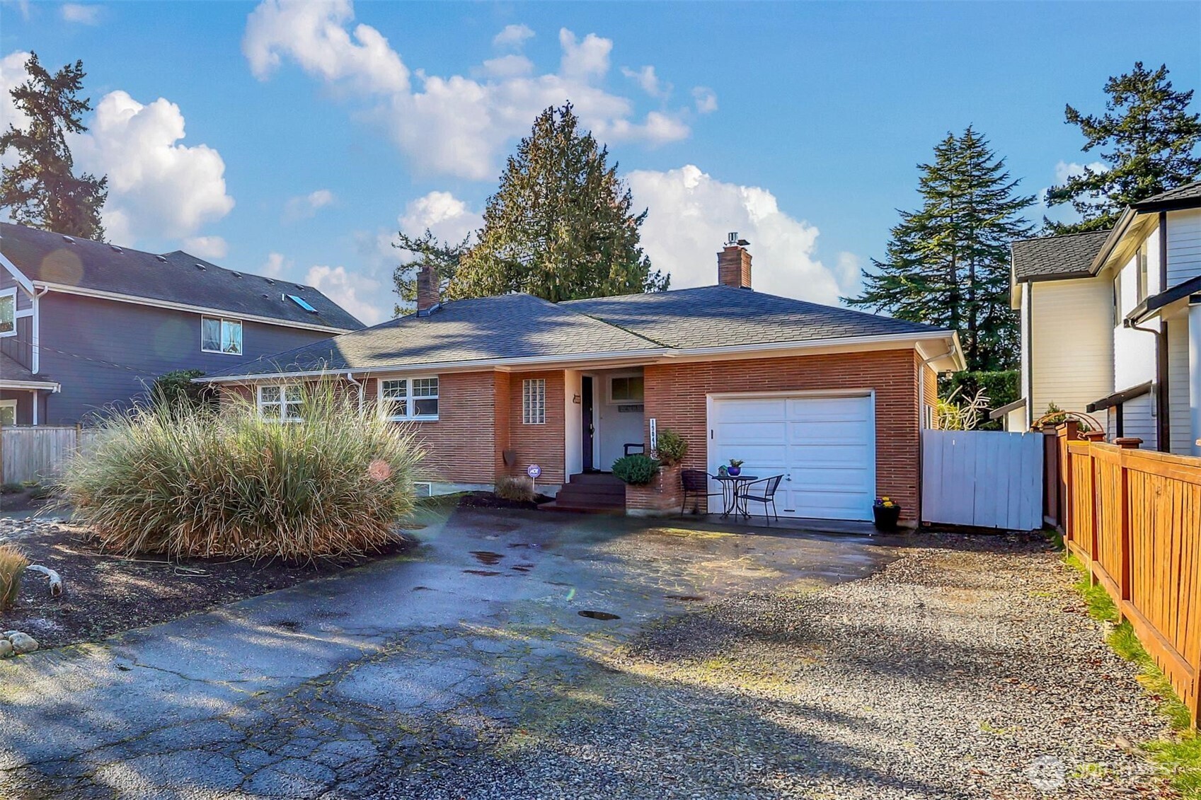 19041 21st Avenue NW Shoreline WA 98177