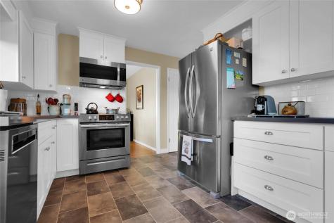 19041 21st Avenue NW Shoreline WA 98177